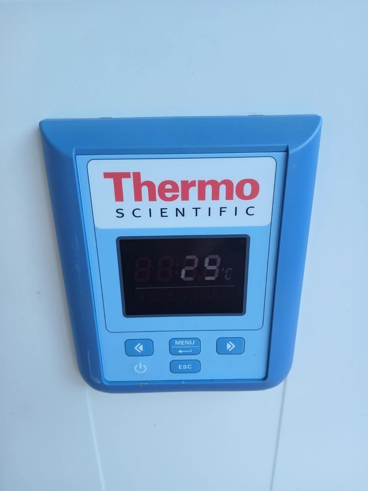 Horno de convección mecánico Thermo Scientific Heratherm OMS 51028121 Foto 3 de 4