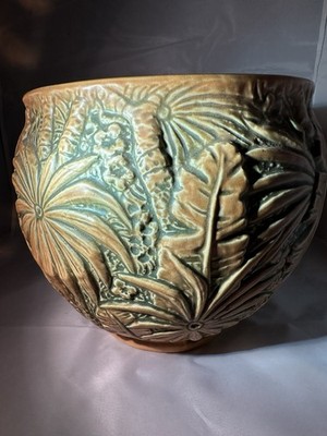 Vintage Weller Marvo Fern Foliage Matte Planter