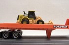 Tyco ROADWAY FLATBED TRAILER & Load with "CAT" Front-end loader ~ COOL — photo 3
