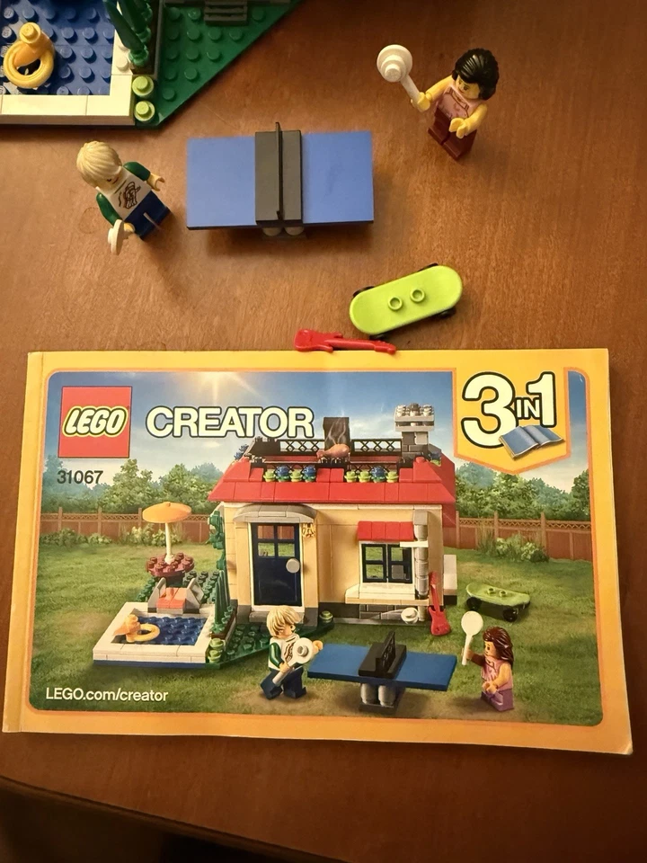 LEGO Creator 31067 Modular Poolside Holiday, photo 2 of 2
