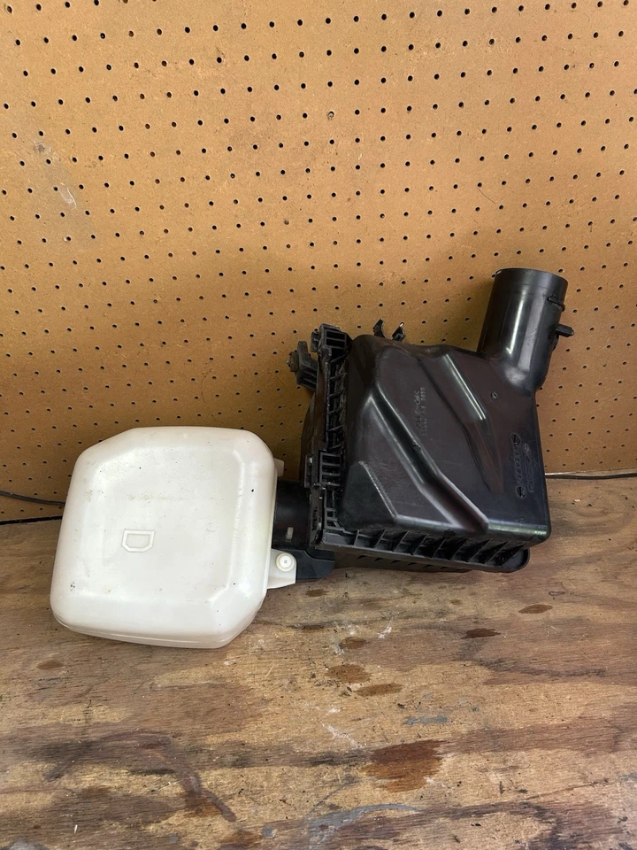 2008-2010 SUBARU IMPREZA AIR CLEANER INTAKE RESONATOR BOX TANK A43FG00 OEM 08-10 Foto 3 de 4