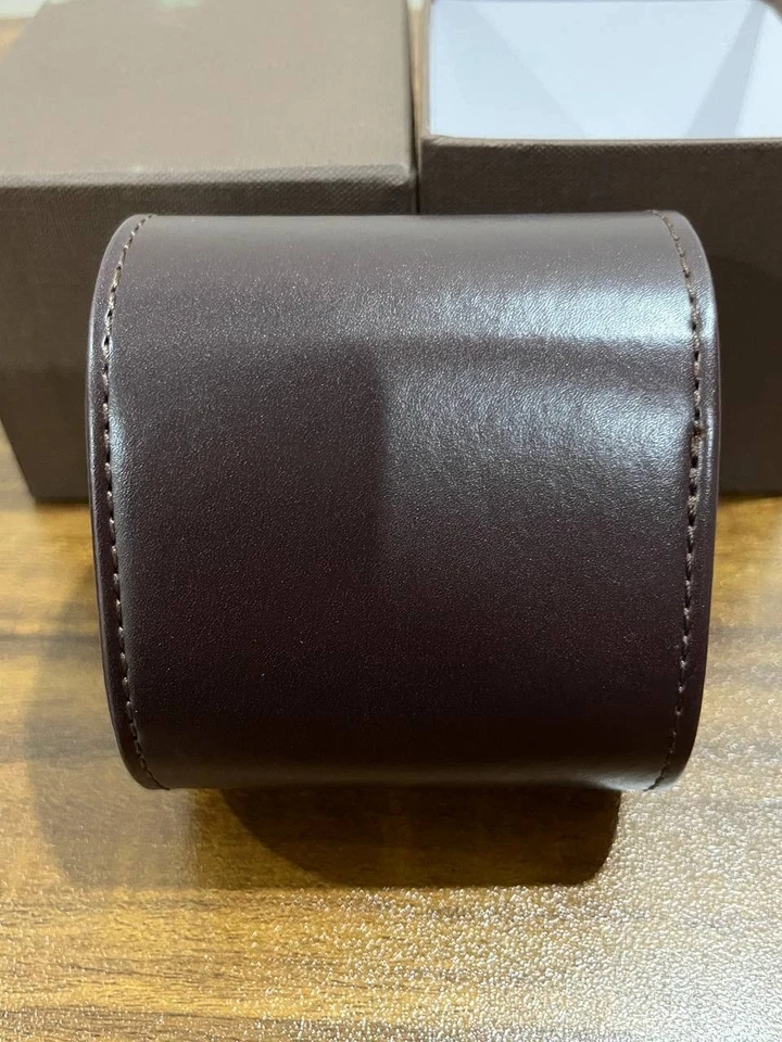 Estuche de transporte para reloj de viaje Patek Philippe - cuero marrón oscuro - modelo compacto reciente Foto 3 de 4