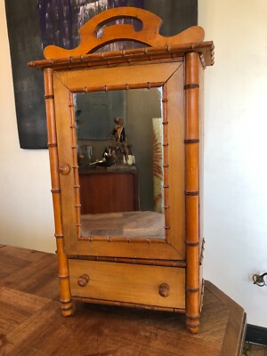 Ancienne Armoire A Glace De Poupee En Bambou Bonnetiere