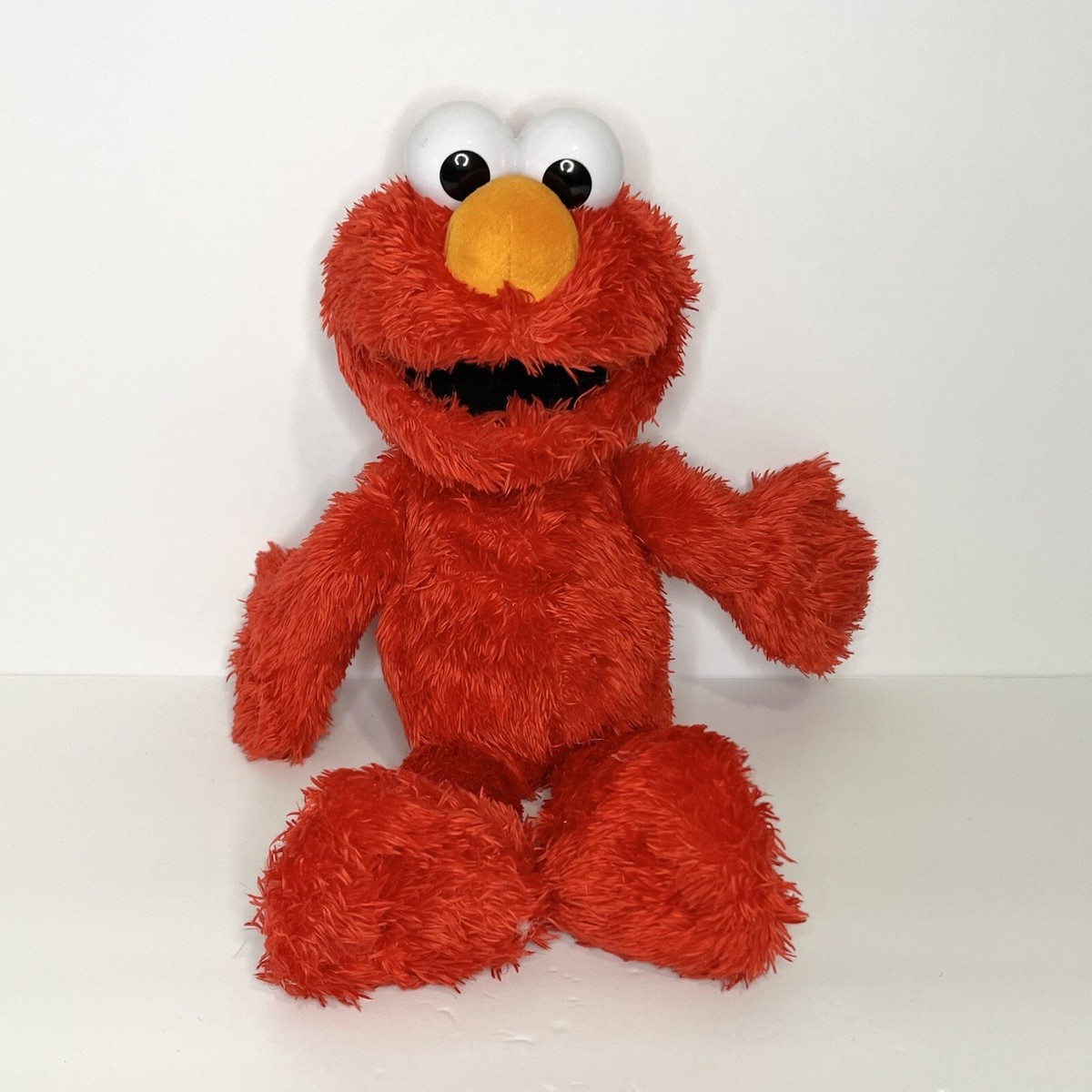 Tickle Me Elmo 2016 C0923 Giggles Shakes Talks - Hasbro Sesame