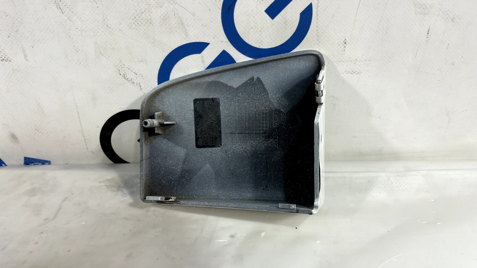 Aston Martin V8 Vantage Moulding Rear Bumper Left Hand 6G33-17C773-AC Genuine OE