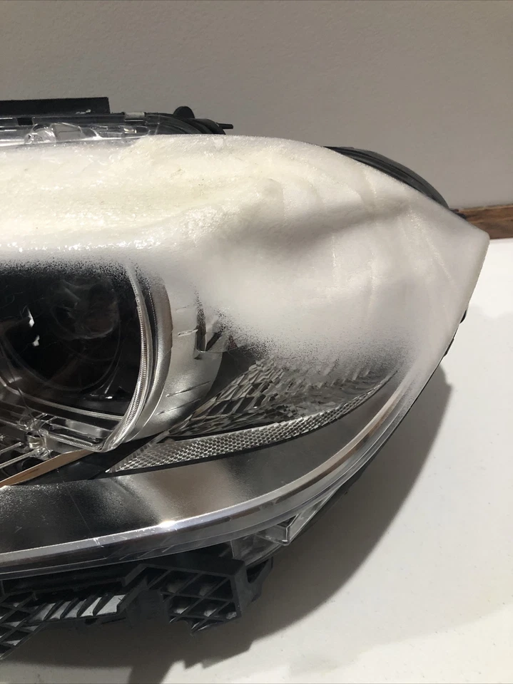 Faro delantero BMW X5 2018 usado lado izquierdo. Lente fundida. Foto 4 de 4