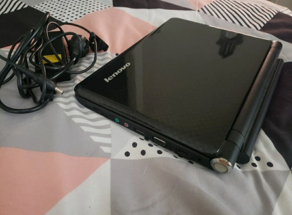 Ordinateur noir Lenovo IdeaPad S12 - Photo 2/4