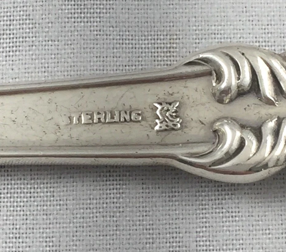 Pretty Frank M. Whiting Sterling Berry Serving Spoon- 7 1/2" - Image 4 of 4