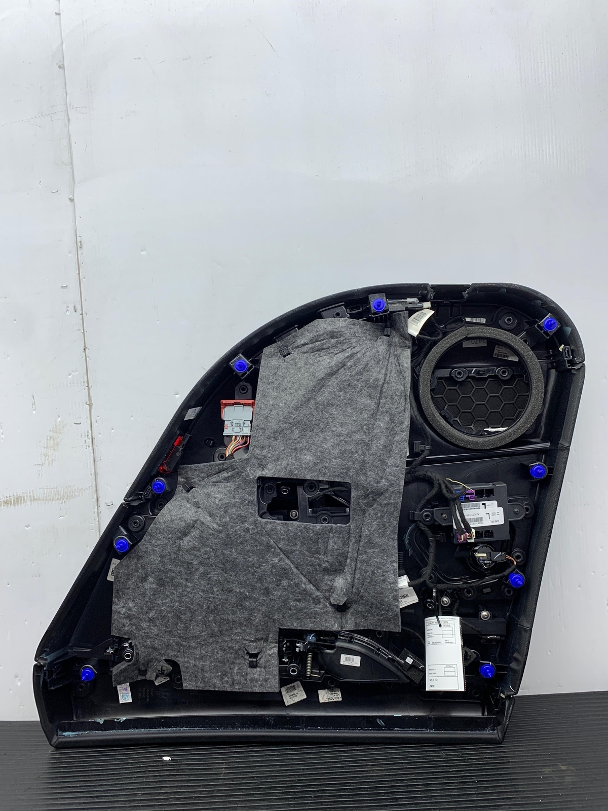2017 - 2020 MASERATI LEVANTE OEM REAR LEFT DOOR TRIM PANEL | BLACK 54723077622
