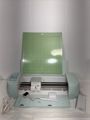 Cricut Explore 3 Smart Die-Cutting Machine & Accessories Tested & Working READ
