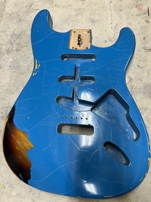 Stratocaster Body Relic Nitro Maui Blue / Sunburst