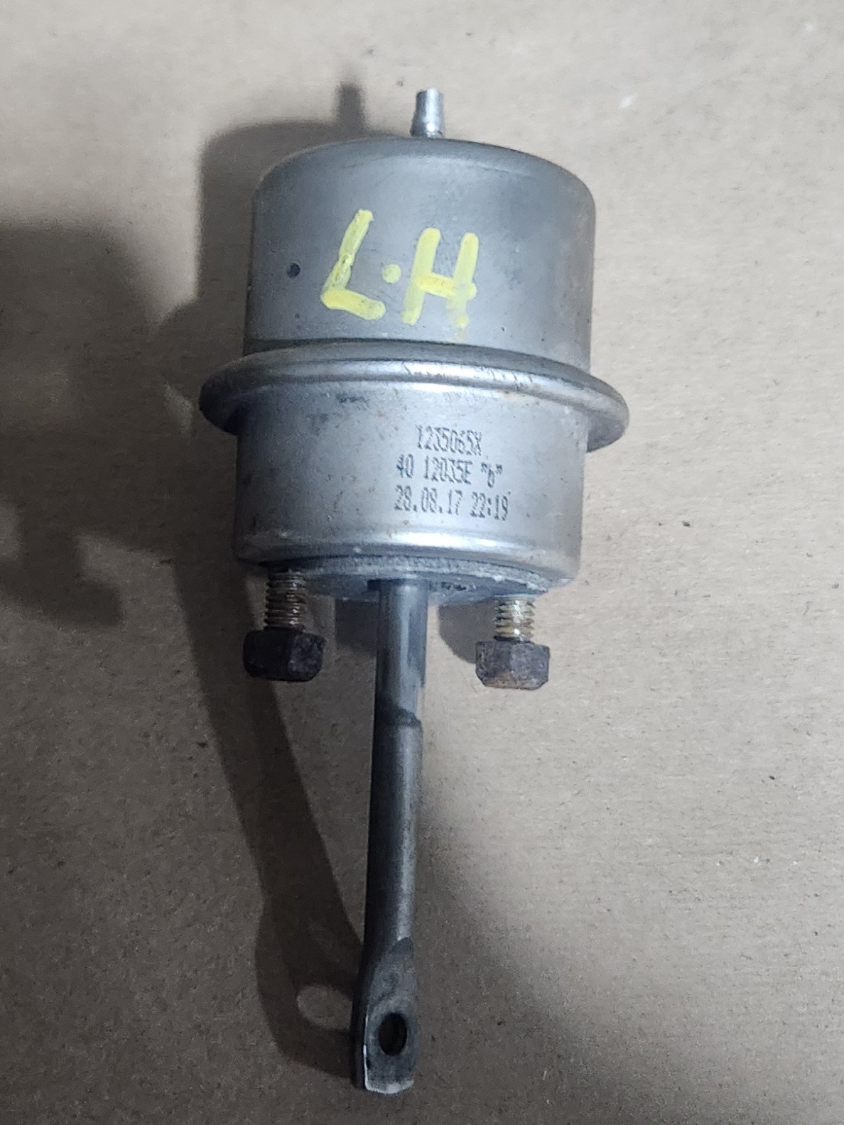 2013-2023 MASERATI GHIBLI   EXHAUST VALVE ACTUATOR RIGHT OR LEFT OEM 1235065X