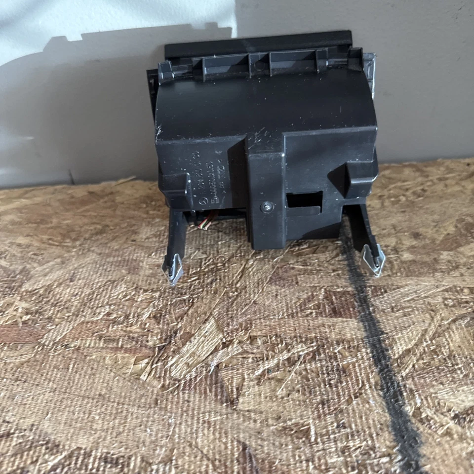 2008-2014 Mercedes-Benz C300 Rear Center Console Ashtray  A2048100130 OEM - Image 4 of 4