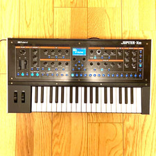 Roland Jupiter-Xm 37-Key Portable Keyboard Synthesizer Music instruments