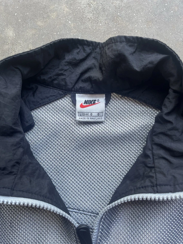 Винтажный 90-х Nike черный и серебряный сетки нейлона половина молнии ветровка куртка размер L - Изображение 4 из 4