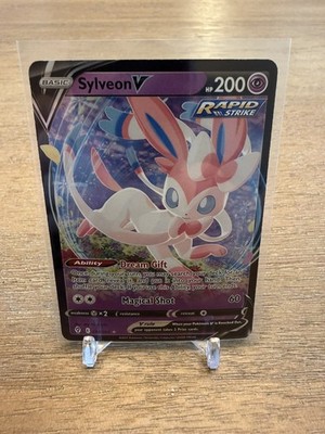 Sylveon V 074/203 SWSH07: Evolving Skies Holo