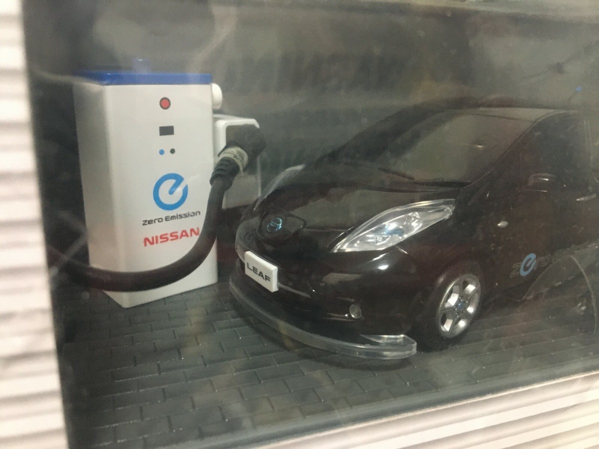 VERY OLD VERY Rare Kyosho MINI-Z LIT readyset NISSAN LEAF BLACK