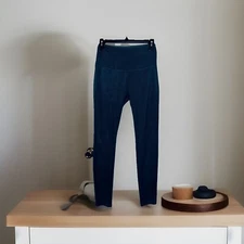 Ruby Ribbon Suede Woman’s Leggings Gray Soft Size S Luxurious Ret. $110