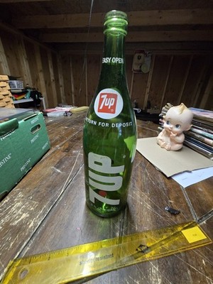 Vintage 7-Up Glass Bottle 32 oz 1 Quart Green Glass ACL Logo Easy Open 1970s