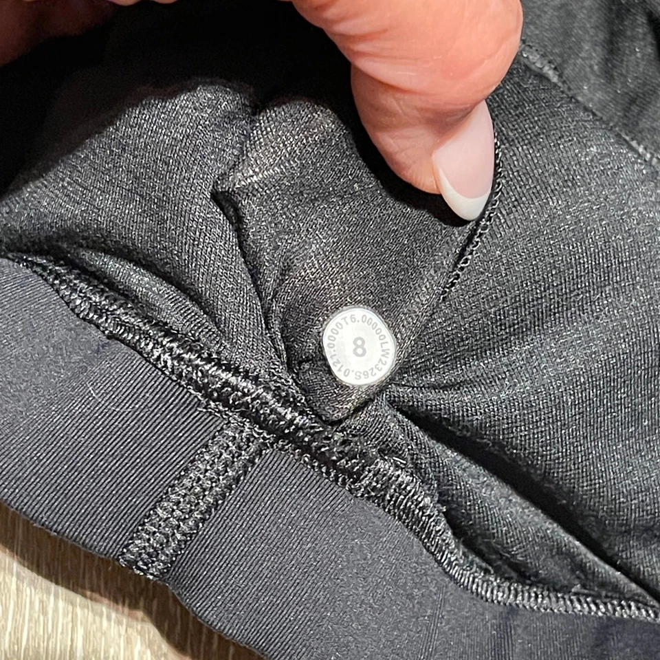 Lululemon Black Criss Cross Back Yoga Workout Energy Sports Bra Size 8 EUC - Image 3 of 4