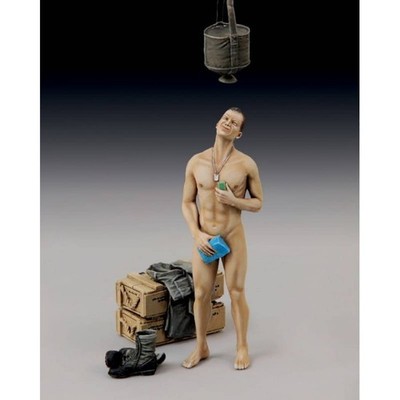 Shower time / 1:48 - Royal Model 955