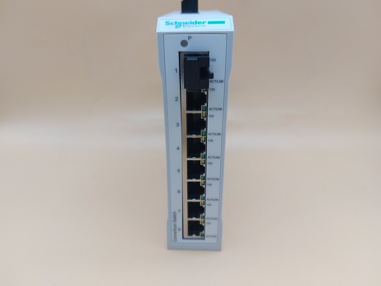 Switch Ethernet rail DIN Schneider TCSESU083FN0 ConneXium pour reseau IP
