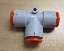 Lot of 9 SMC Corporation KQ2T13-00 1/2" One Touch Union Tee