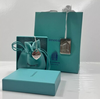 Tiffany Herz Halskette 727 Fifth Avenue für das Wahrzeichen.