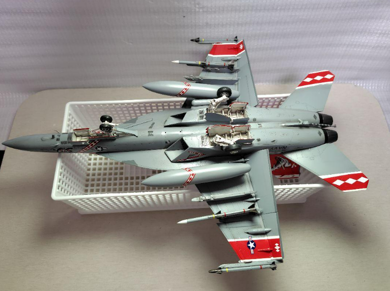 Built & Painted Hasegawa 1/48 U.S.Navy F/A-18F VFA-102 Built & Painted Hasegawa 1/48 U.S.Navy F/A-18F VFA-102