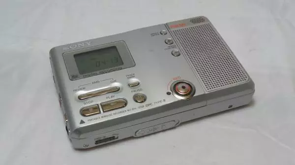 Sony MZ-B10 MD Walkman Minidisc Recorder - Non-Working