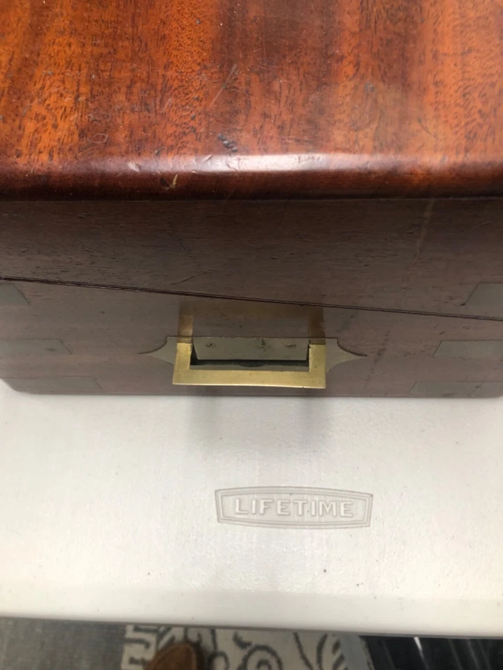 1821c. Escritorio portátil Springweller & Thomson herrajes de latón palo de rosa Foto 4 de 4