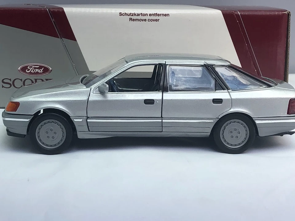 Ford Scorpio - Silver - 1/25 Scale Diecast Model Car Schabak - Image 3 of 4