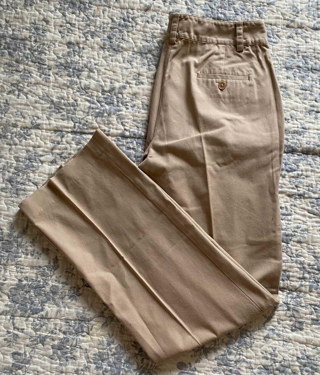 Ralph Lauren Women's size 4 tan khaki/chino pants 100% Cotton straight leg