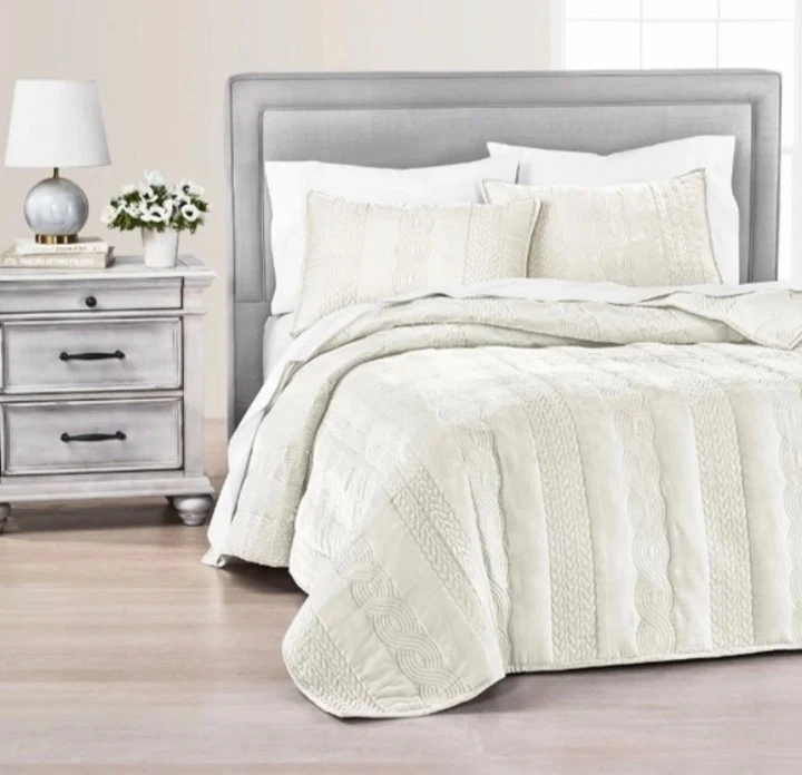 Martha Stewart "Cableknit Velvet" 3 Pc F/Q Quilt Set W/Shams, Ivory, NWT! - Image 4 of 4