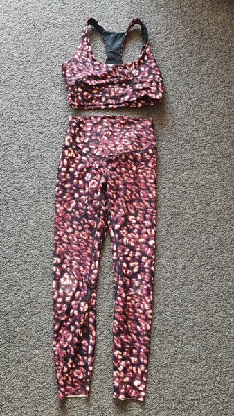 Stylerunner Gym set, sz M, leggings + crop - free shipping