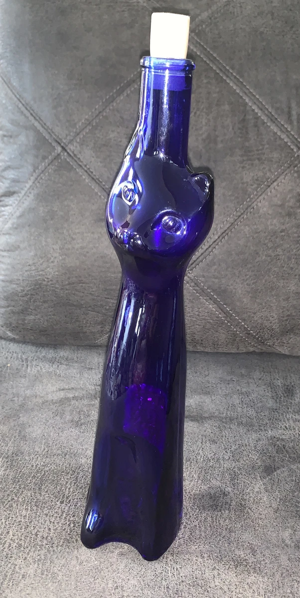 Cat on sale wine bottle
