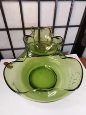 Anchor Hocking Avocado Green Glass Chip and Dip Bowl Set W/Holder Etched Glass