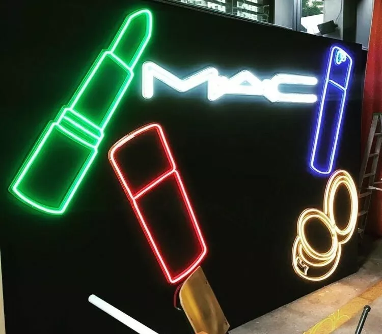Custom Neon Lighting Signs Prop Retail Films Window Display Large