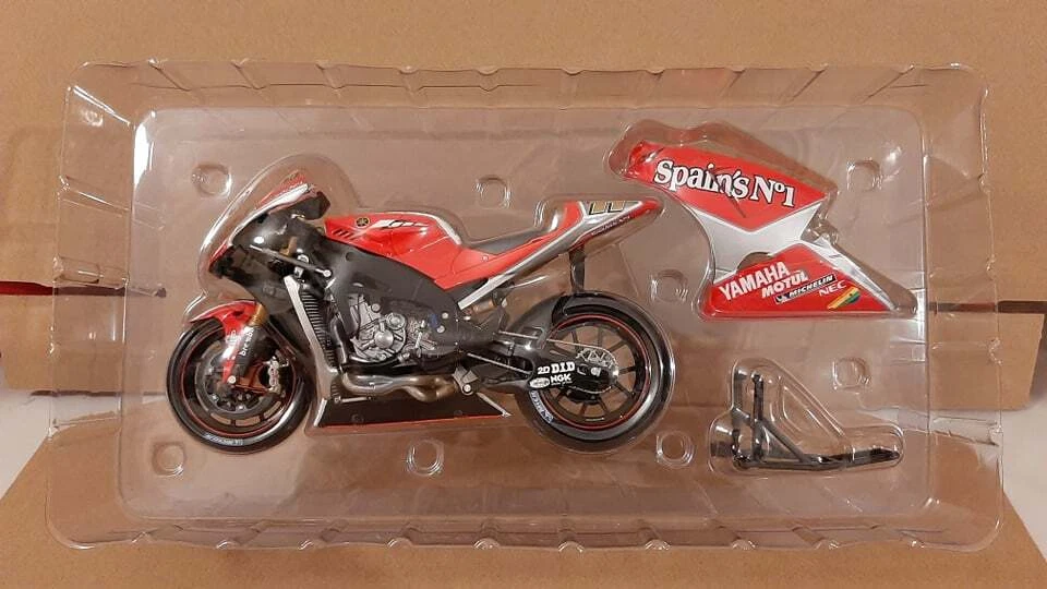 MINICHAMPS: Yamaha YZR-M1 Ruben Xaus Fortuna Yamaha Team. MotoGP 2005 122 053011 - Image 4 of 4