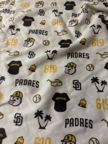 San Diego Padres Shirt Mens XXL Hawaiian Stadium Giveaway Jack Box Print Logo - Picture 3 of 5