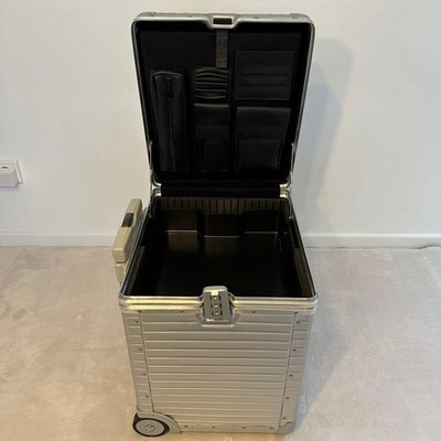リモワ 965.19 TOPAS『IBM』限定 パイロットトロリー 40L 美品 965.19 Rimowa Topas IBM Pilot trolley 40L Silver 2-wheels Carry