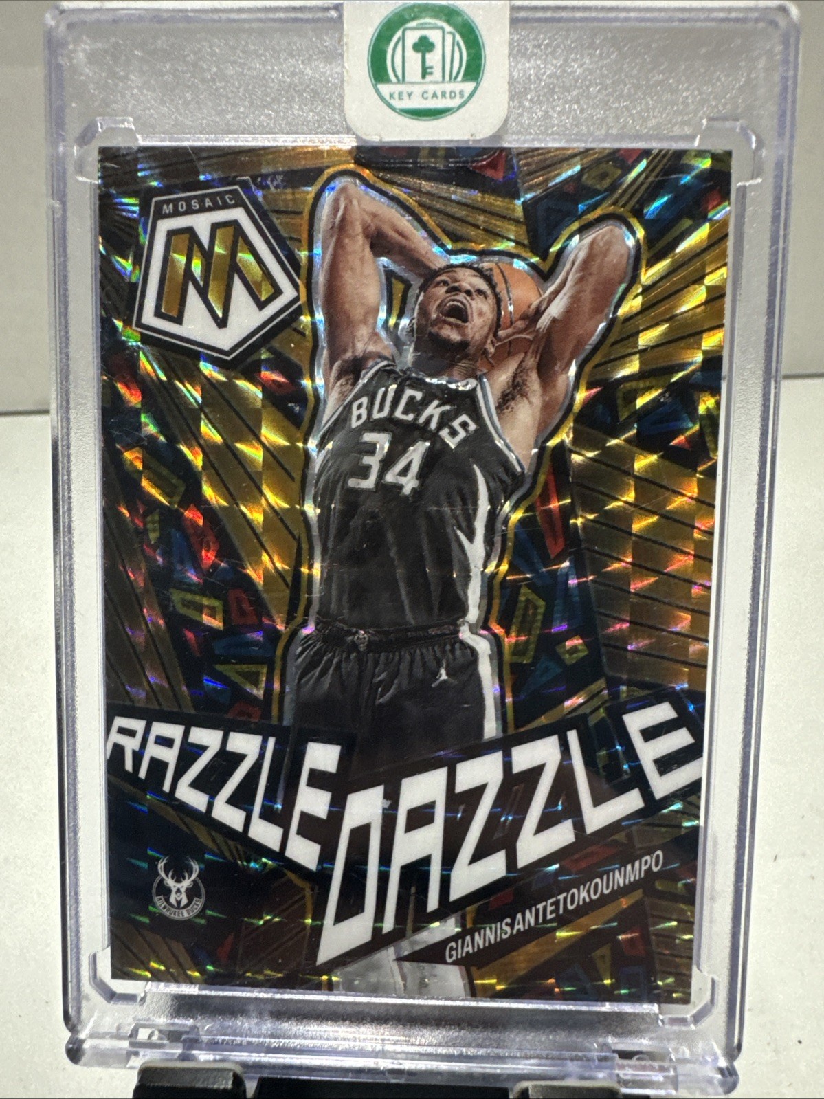 2022-23 Panini Mosaic Giannis Antetokounmpo Razzle Dazzle #12