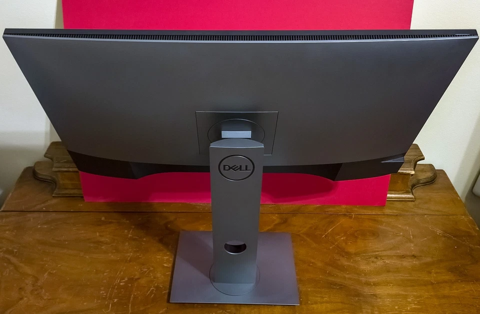 U2720QM  Dell UltraSharp 27" 4K UHD USB-C Monitor DisplayHDR 400 IOB - Image 4 of 4