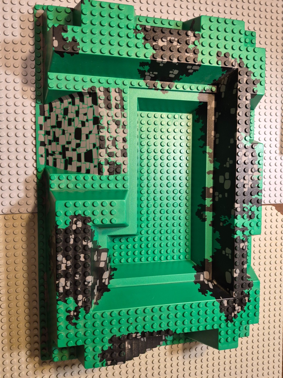 LEGO Castle baseplate from Royal Knights Castle 6090