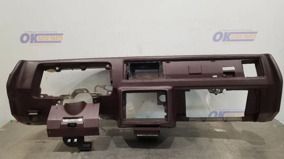 1985 CHEVY MONTE CARLO DASH PANEL DASHBOARD BURGUNDY Foto 2 de 4