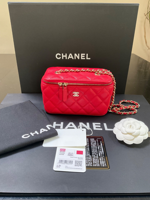NWT CHANEL Red Caviar Quilted Zip Vanity Bag Cosmetic Pouch w/ CC