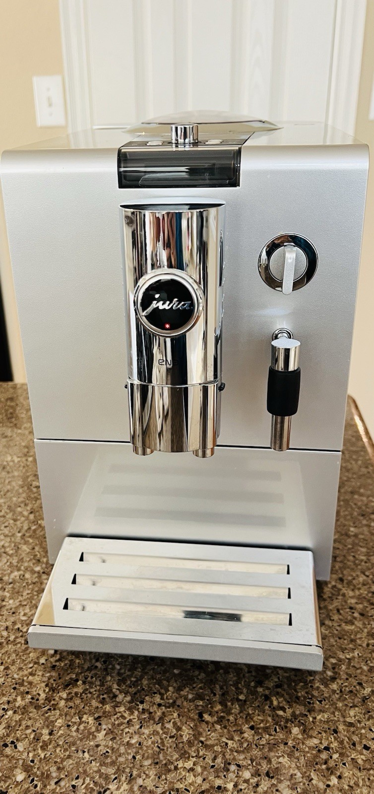 Jura E9 ENA 9 One Touch Chrome Coffee, Latte macchiato and c