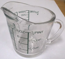 Vintage 1 Cup Size Green ANCHOR HOCKING Glass Measuring Cup Oven Basics EUC