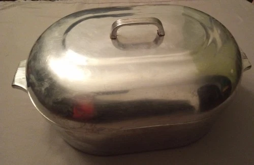 HUGE WAGNER WARE SIDNEY-0- MAGNALITE 4269 17 QT. ROASTER W TRIVET SEE PICTURES