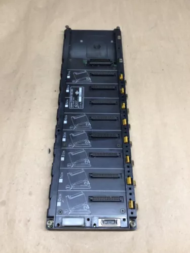 (1) Omron C200H-BC081 CPU Base Unit Rack 2488 #4010G140PR7